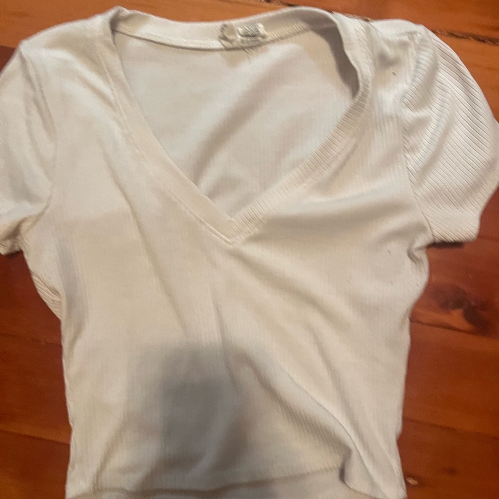 Tilly's Cream V-Neck Crop Top